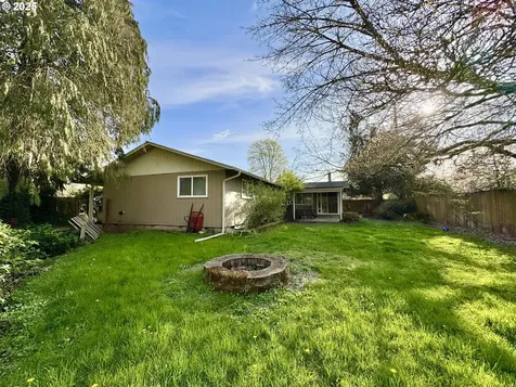 397 River Loop 2 Eugene OR 97404