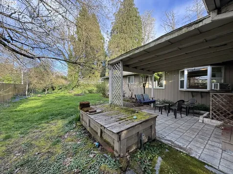397 River Loop 2 Eugene OR 97404
