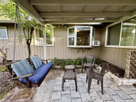 397 River Loop 2 Eugene OR 97404