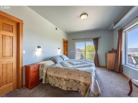 2425 E 14th Street The Dalles OR 97058