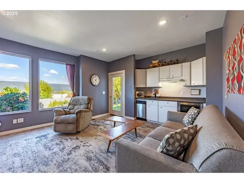 2425 E 14th Street The Dalles OR 97058