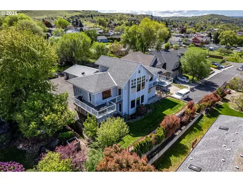 2425 E 14th Street The Dalles OR 97058