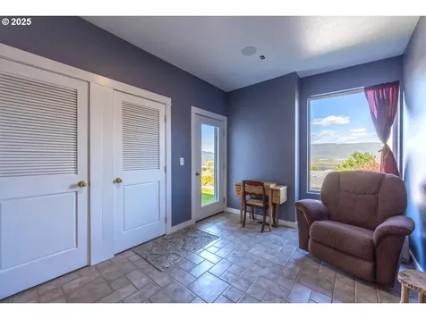 2425 E 14th Street The Dalles OR 97058