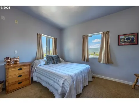 2425 E 14th Street The Dalles OR 97058
