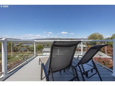 2425 E 14th Street The Dalles OR 97058