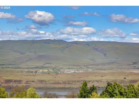 2425 E 14th Street The Dalles OR 97058