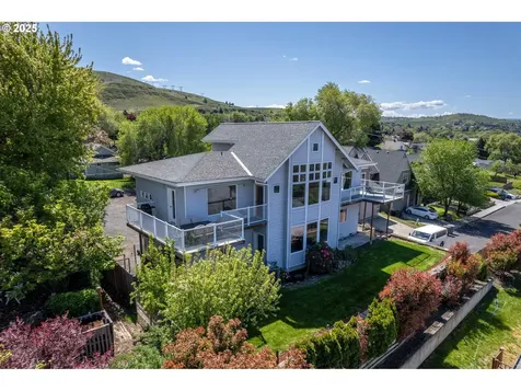 2425 E 14th Street The Dalles OR 97058