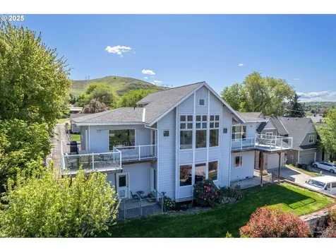 2425 E 14th Street The Dalles OR 97058