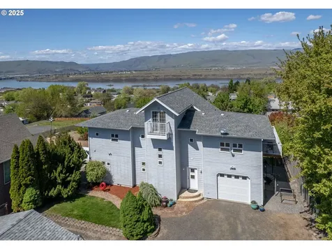 2425 E 14th Street The Dalles OR 97058
