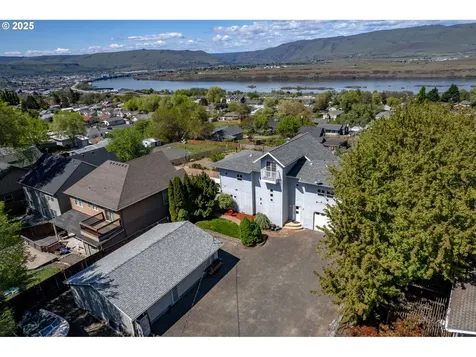 2425 E 14th Street The Dalles OR 97058