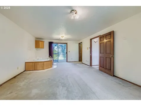 19595 S Fischers Mill Road Oregon City OR 97045