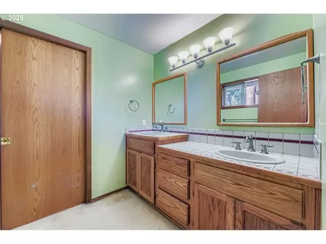 19595 S Fischers Mill Road Oregon City OR 97045