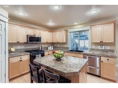 3782 NW Hilton Head Terrace Portland OR 97229