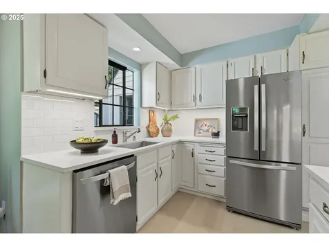 10950 S Aventine Avenue Portland OR 97219