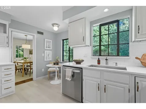 10950 S Aventine Avenue Portland OR 97219