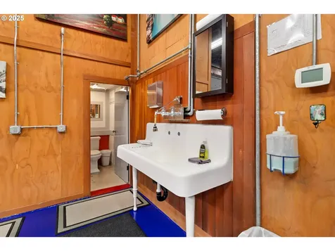 1100 NW 21st Avenue Portland OR 97209