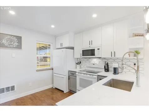 187 Balboa Loop Kelso WA 98626