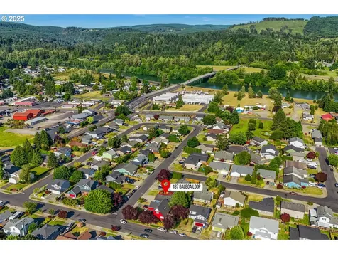 187 Balboa Loop Kelso WA 98626