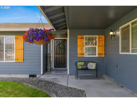 187 Balboa Loop Kelso WA 98626