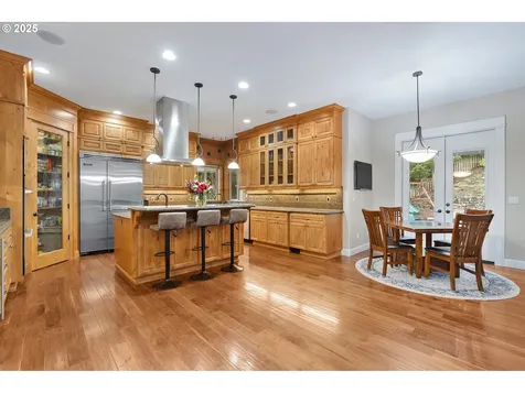 2949 Mapleleaf Court NW Salem OR 97304