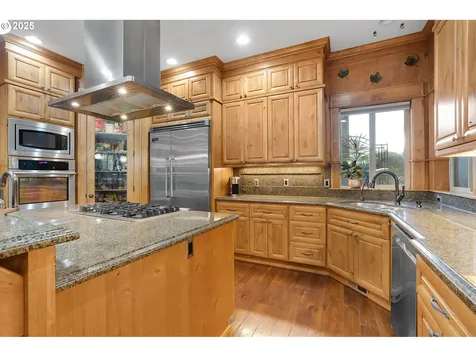2949 Mapleleaf Court NW Salem OR 97304