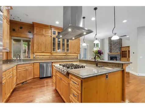 2949 Mapleleaf Court NW Salem OR 97304