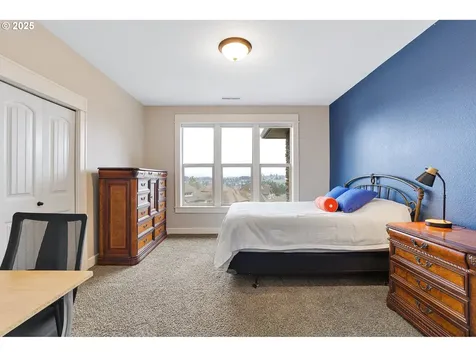 2949 Mapleleaf Court NW Salem OR 97304