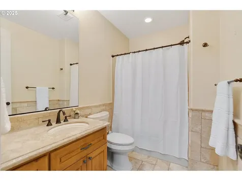2949 Mapleleaf Court NW Salem OR 97304