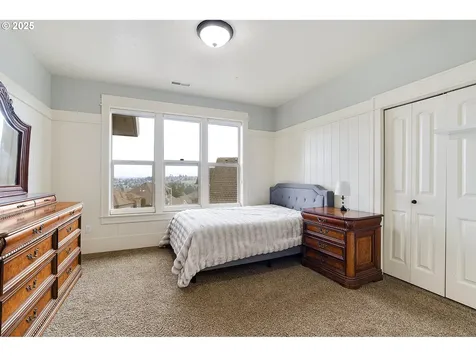 2949 Mapleleaf Court NW Salem OR 97304