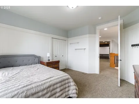 2949 Mapleleaf Court NW Salem OR 97304