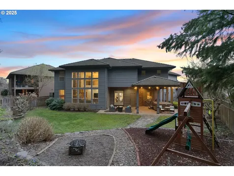 2949 Mapleleaf Court NW Salem OR 97304