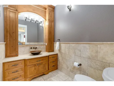 2949 Mapleleaf Court NW Salem OR 97304