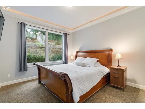 2949 Mapleleaf Court NW Salem OR 97304