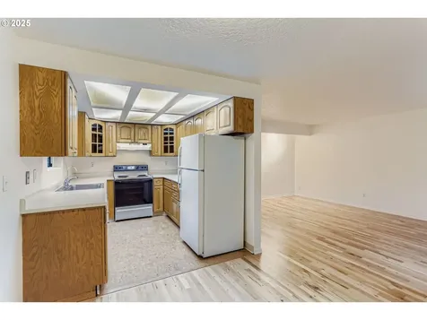 7602 SE Long Street Portland OR 97206