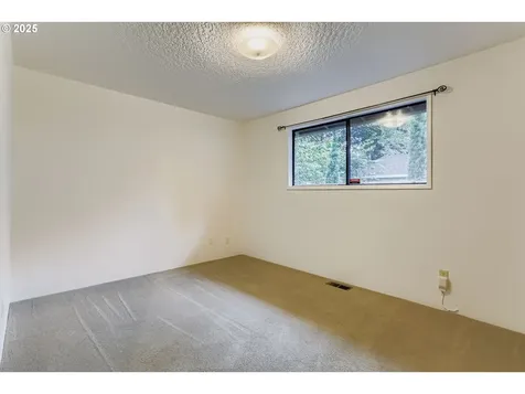 7602 SE Long Street Portland OR 97206