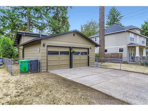 7602 SE Long Street Portland OR 97206