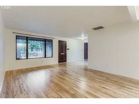 7602 SE Long Street Portland OR 97206