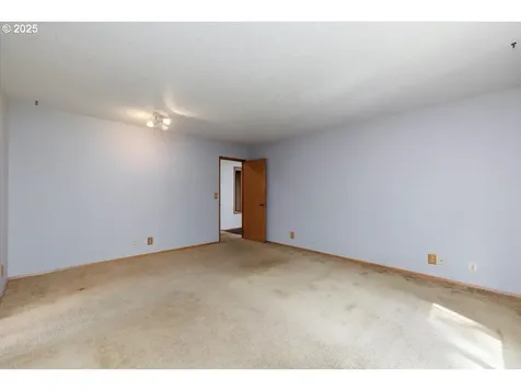 17230 SW Rivendell Drive Portland OR 97224
