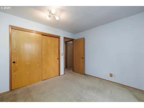 17230 SW Rivendell Drive Portland OR 97224