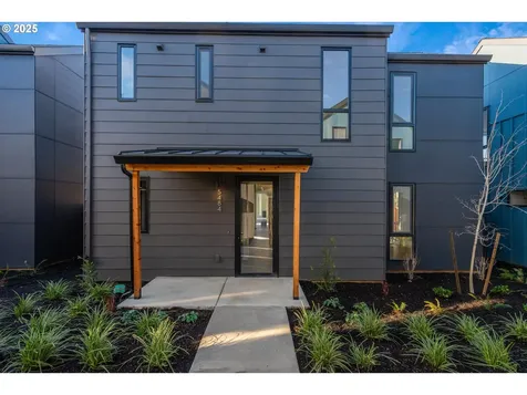 5486 SE Boise Street Portland OR 97206
