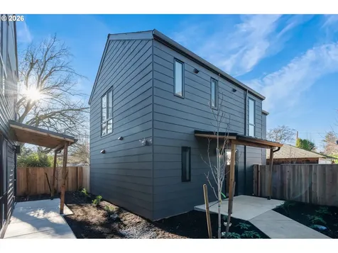 5486 SE Boise Street Portland OR 97206