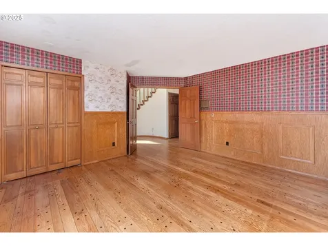 8635 NW Ash Street Portland OR 97229