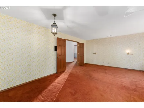8635 NW Ash Street Portland OR 97229