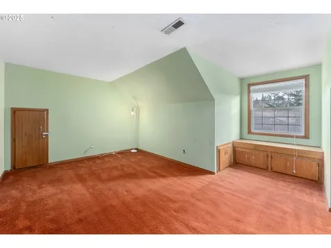 8635 NW Ash Street Portland OR 97229