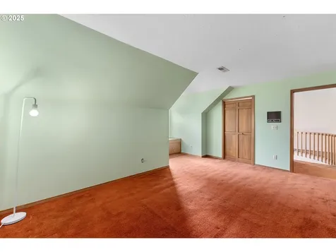 8635 NW Ash Street Portland OR 97229