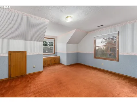 8635 NW Ash Street Portland OR 97229