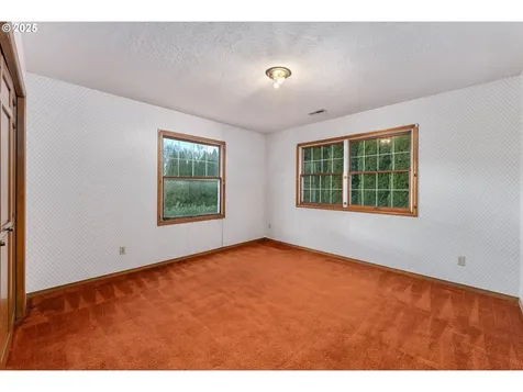 8635 NW Ash Street Portland OR 97229