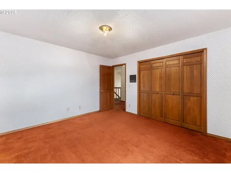 8635 NW Ash Street Portland OR 97229