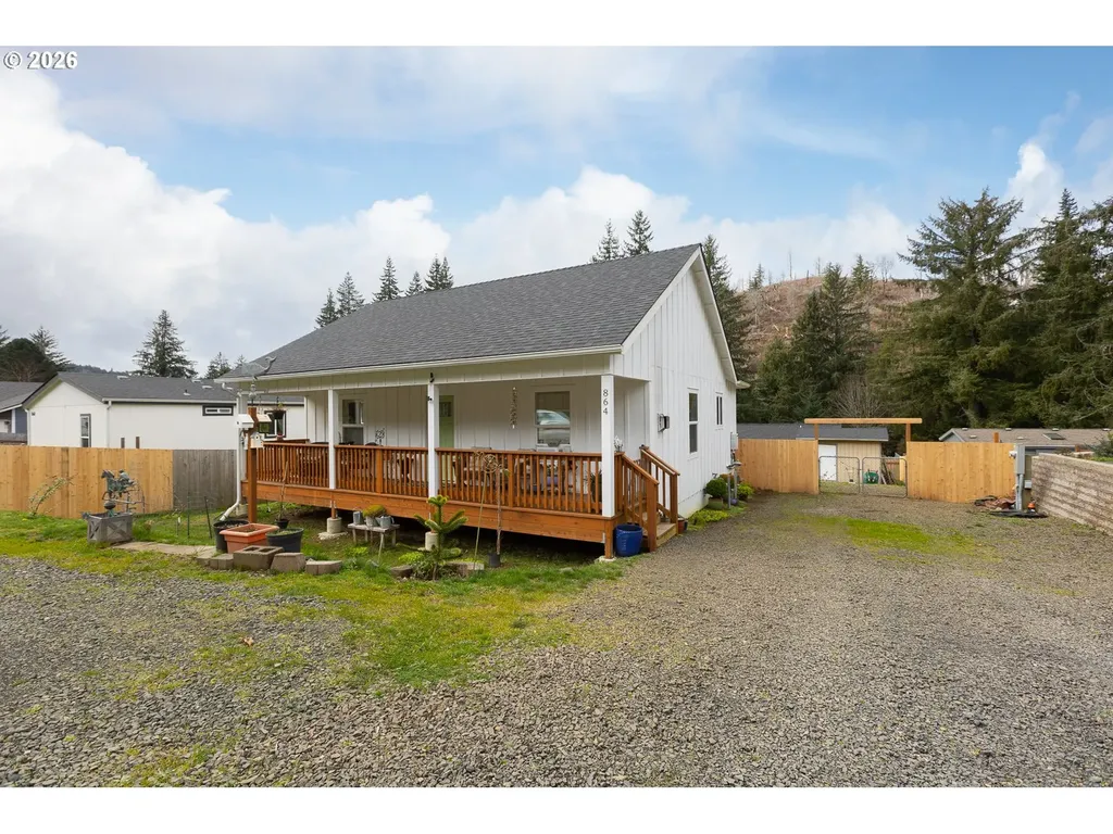 864 N Deerlane Loop Otis OR 97368