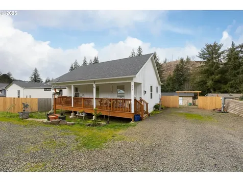 864 N Deerlane Loop Otis OR 97368